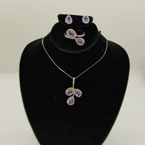 Tanzanite and Diamond Set in 14k White Gold - Picture 4 of 6